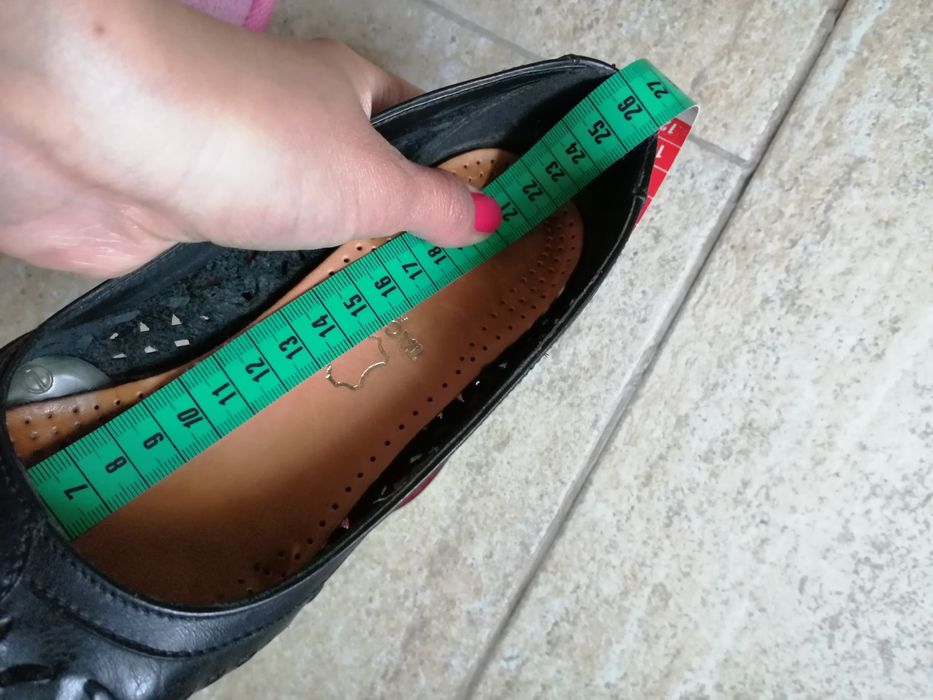 Pantofi marimea 36-37 din piele