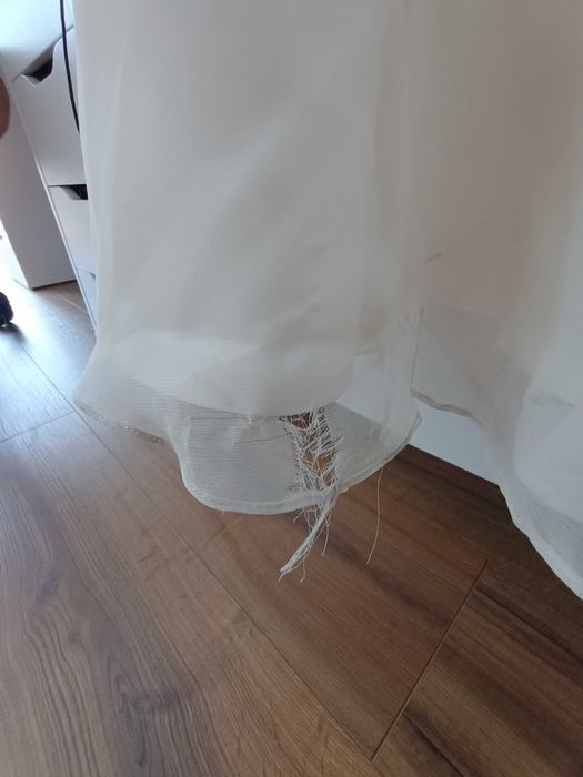 Сватбена рокля продавам.