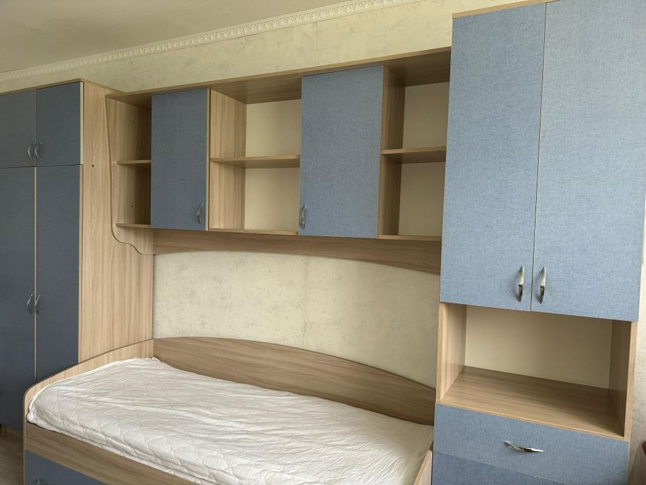 Продам детский гарнитур с кроватью