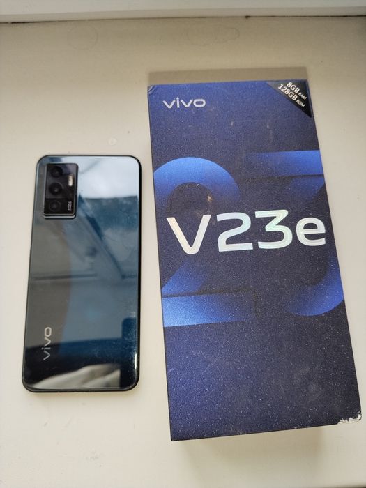 Продам телефон Виво В23