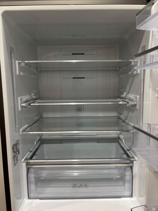 Холодильник Samsung