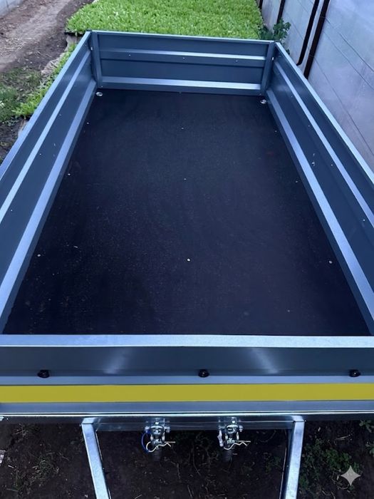 Remorca rabatabila o sigura axa