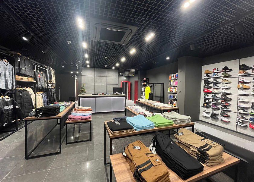 Торговое оборудование, лофт стеллажи, мебель, ресепшн, зеркало