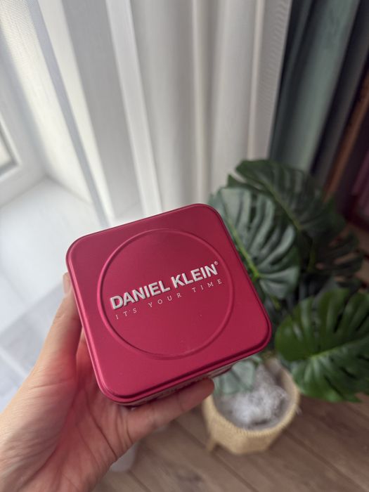 Часы Daniel Klein