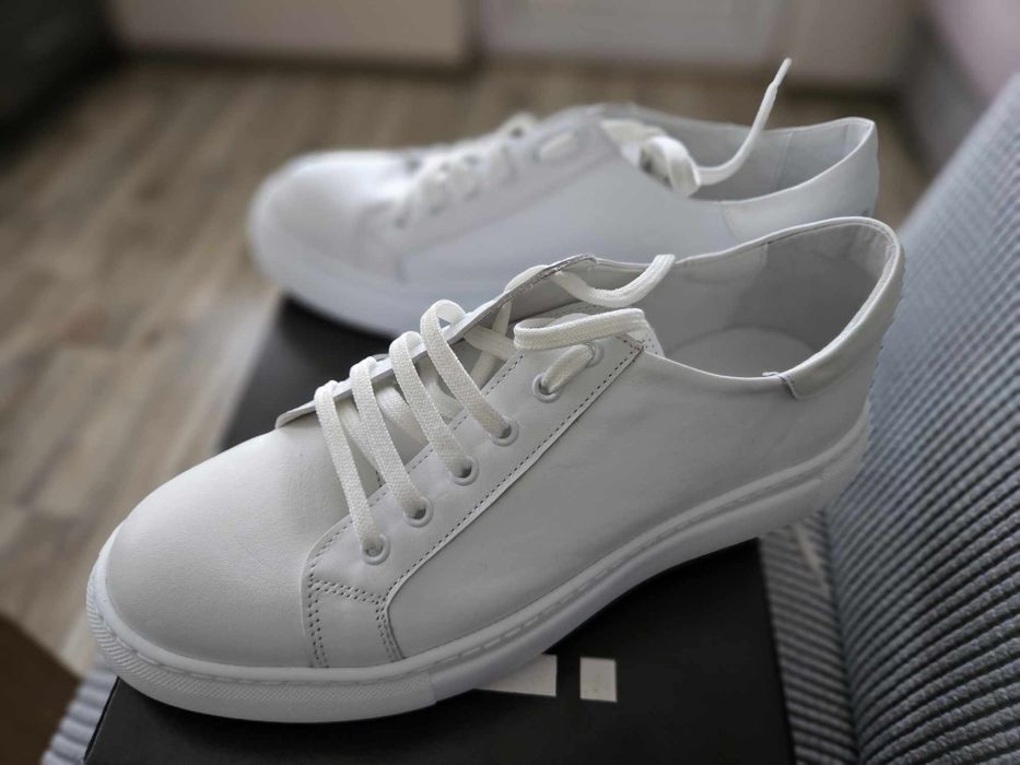 Спортно-елагнтни обувки от естествена кожа