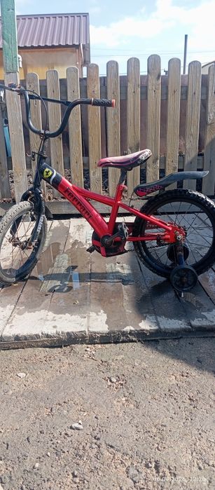 Продам детский велосипед"Ferrari" 3-6 лет.