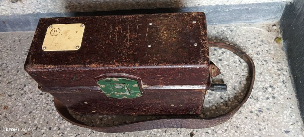 Военен полеви телефон ТАИ Т43-Р – бакелитов, ретро, оригинален