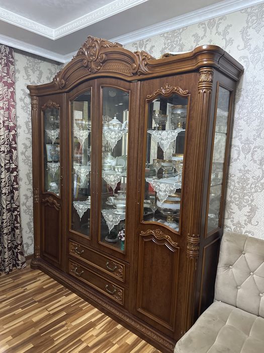 Mehmonxona uchun mebel sotiladi