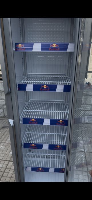 Охладител витрина red bull