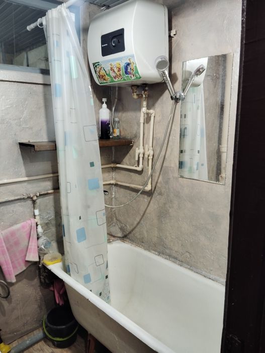 Сдается 1ком на спутнике8 2этаж 2этажки  с удобствами с мебелью агенст