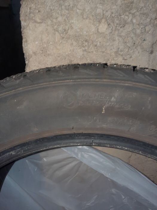 Anvelope iarnă 225 50 r18