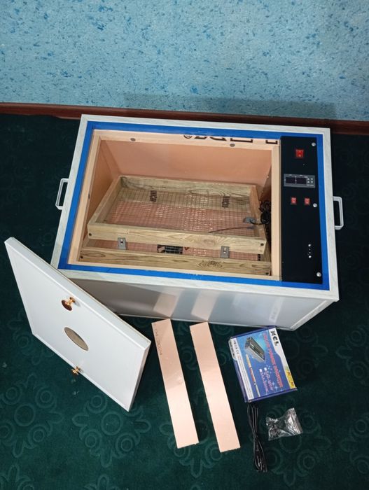 Zar tuxum inkubatorlari