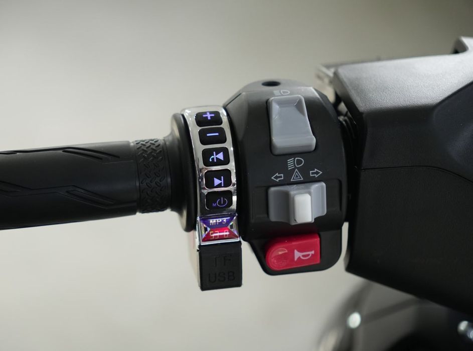 DRONGO dan Tigr skuteri 
2026 model.
Motor 150 kub
Tezligi 100km/s
Ben