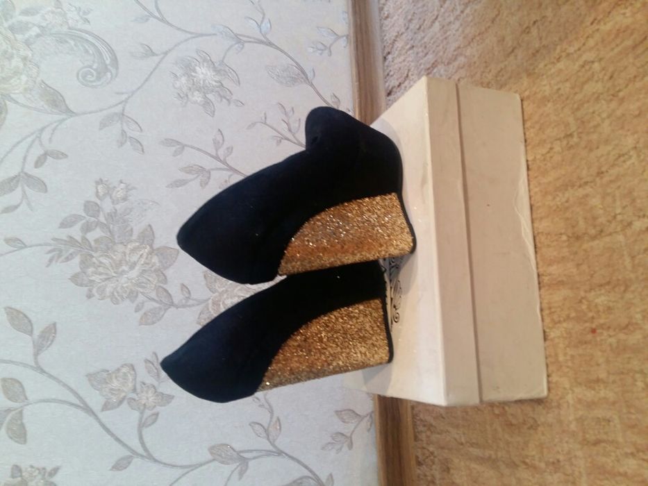 СРОЧНО! Продам туфли 36-37 размер