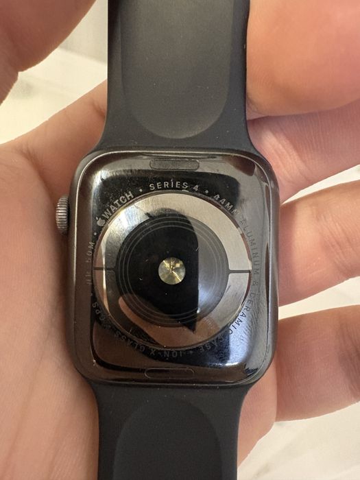 Продам Aplle watch 4 serios