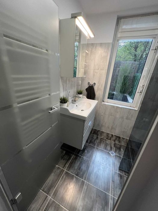 Дава се под наем Двустаен апартамент в София, Дървеница - 80 кв.м за 275 € - Снимка #2