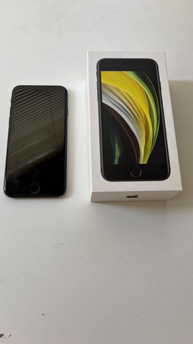 iPhone SE 2020г. 64гб. В прилично състояние, следи от използване.