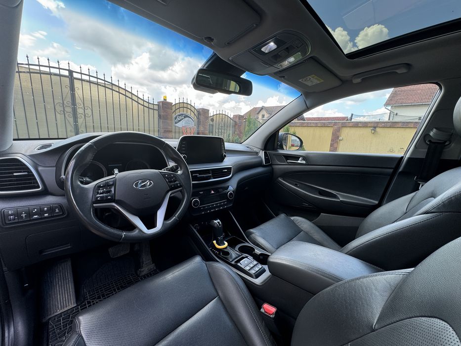 Hyundai Tucson 2.0l 185CP automata 4x4 echipare full euro 6