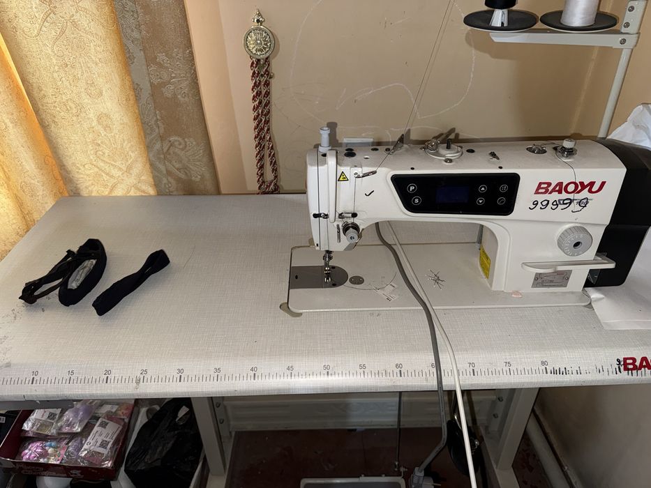 Швейная машинка BAYOYU, с комплектом ниток