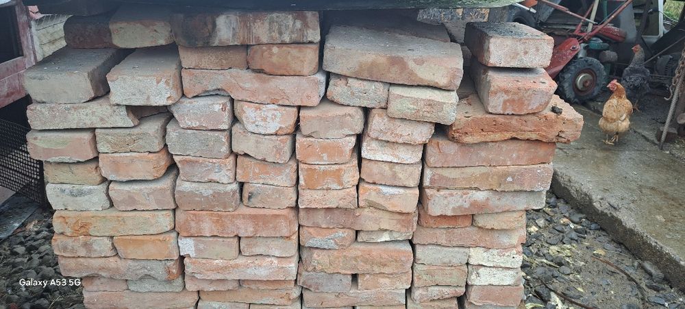 Cărămizi de vânzare