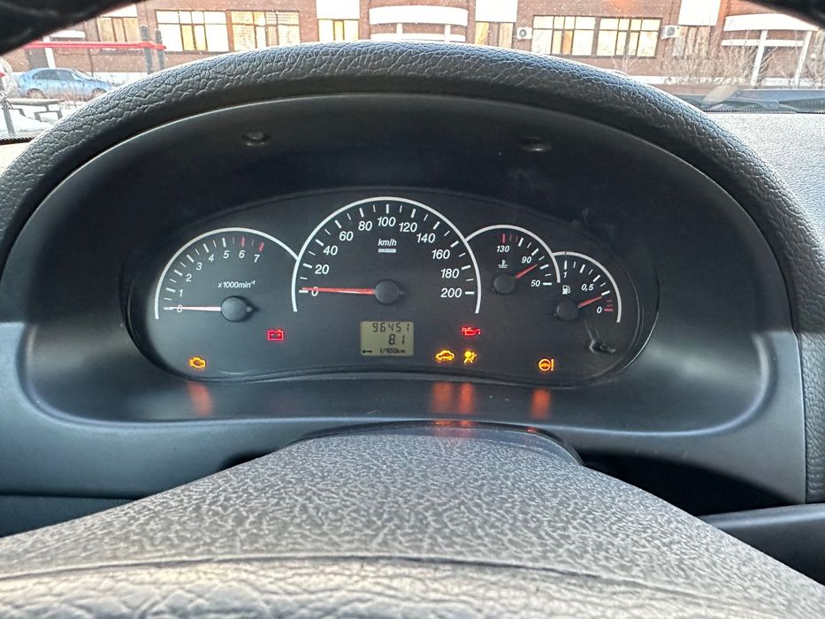 Продам Приору 2011года