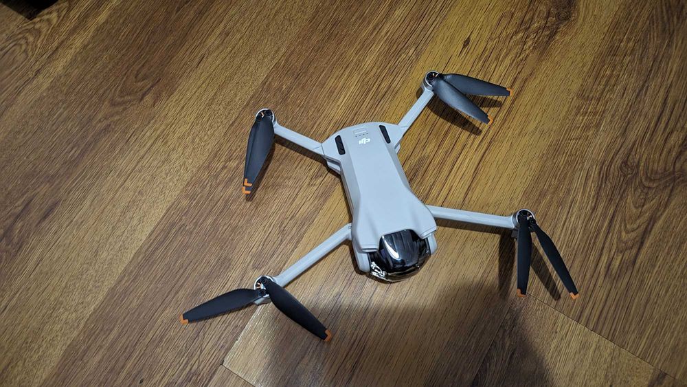 Drona DJI Mini 3