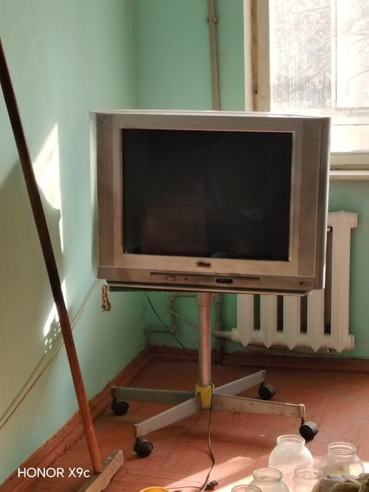 Шкаф, телевизор бесплатно