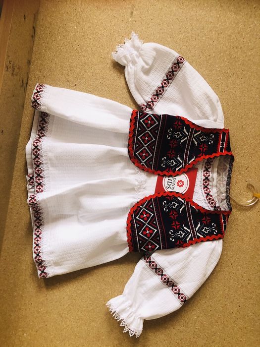 Rochita traditionala-populara pentru fetite