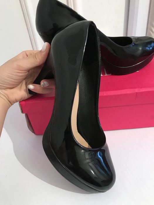 Туфли продам новые