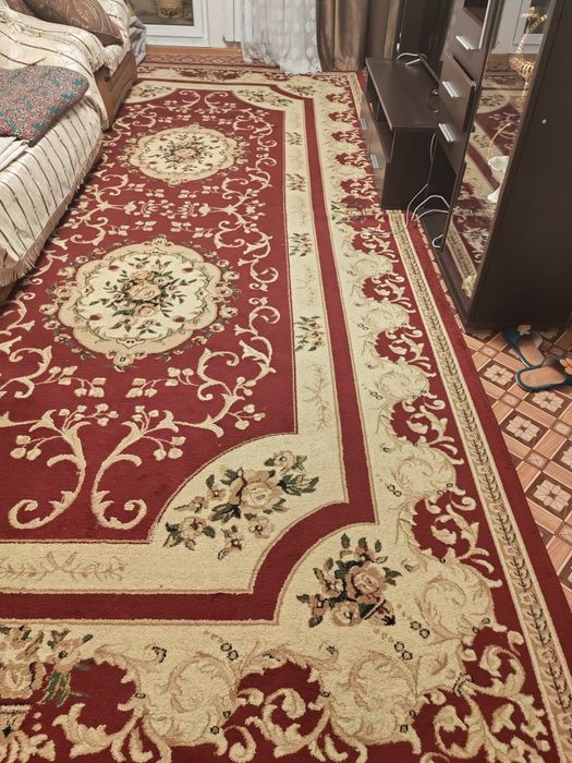 Ковёр 2.5/5 бу 20000т