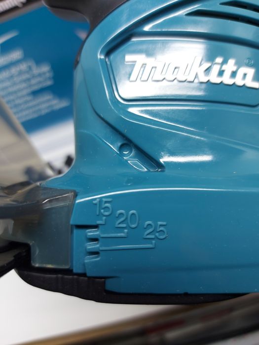 ПРОМОЦИЯ.Акумулаторна ножица за трева и храсти Makita DUM111Z