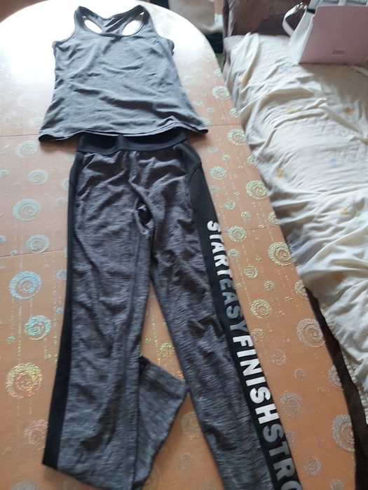 Дамски спортен екип