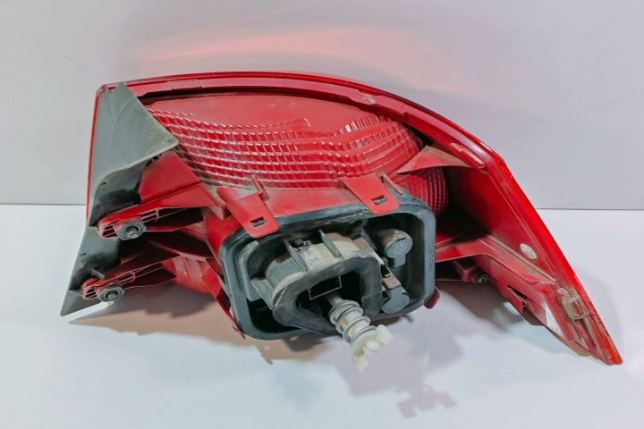 Stop Stanga  3AE945095F Volkswagen VW Passat B7