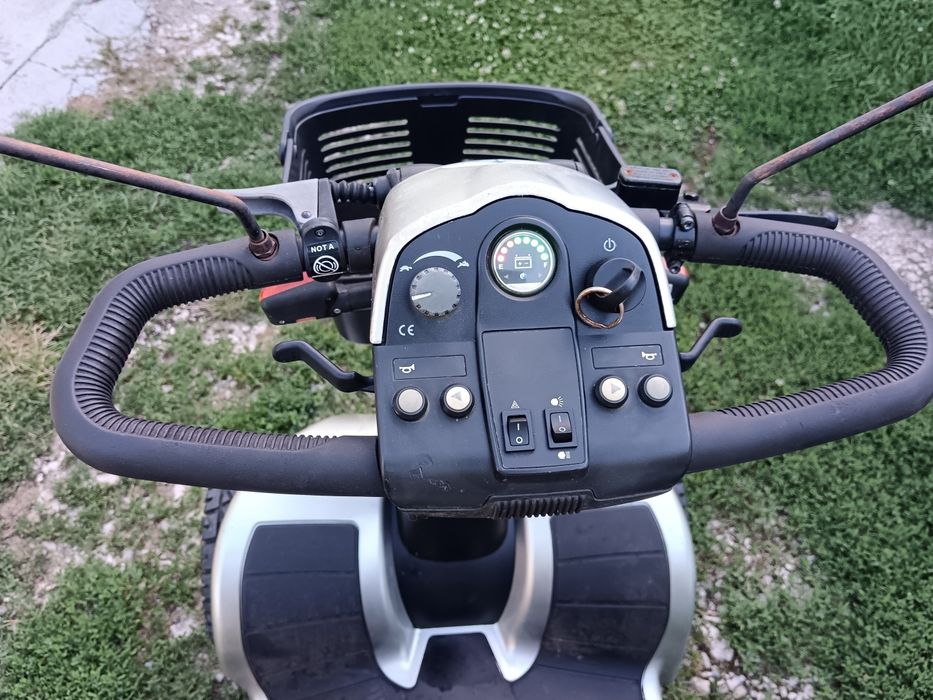 Scuter, cărucior electric pt persoane cu dizabilități locomotorii, dificultăți de deplasare