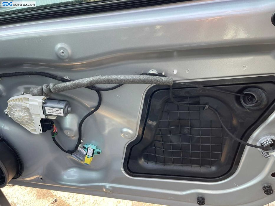 Motoras Macara Dreapta Fata Audi A5 2008 - 2016 Cod 8T0959802A [C3082]