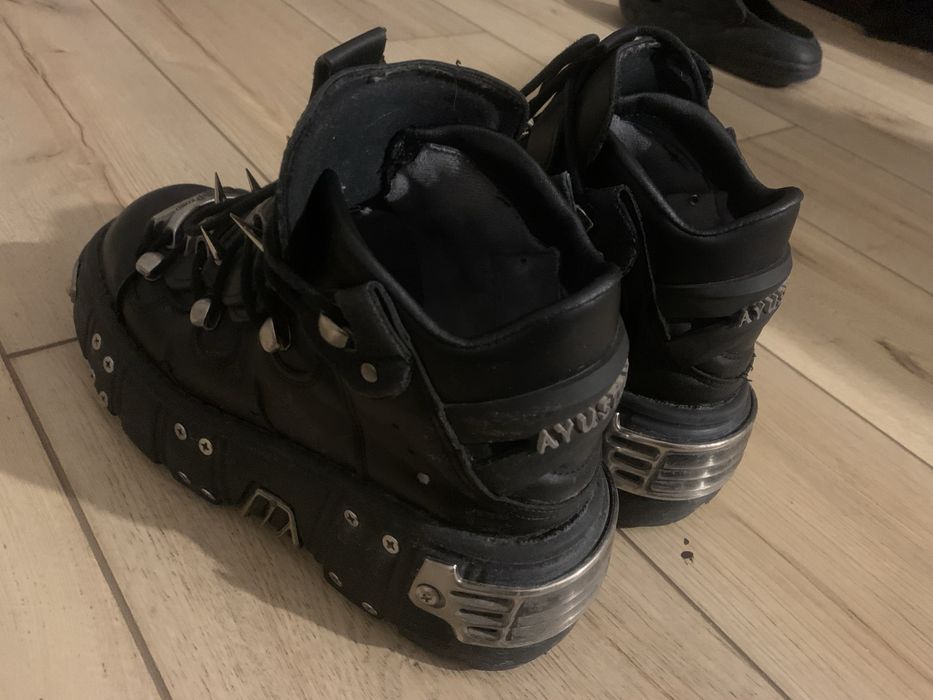 black new rock, ayusprong