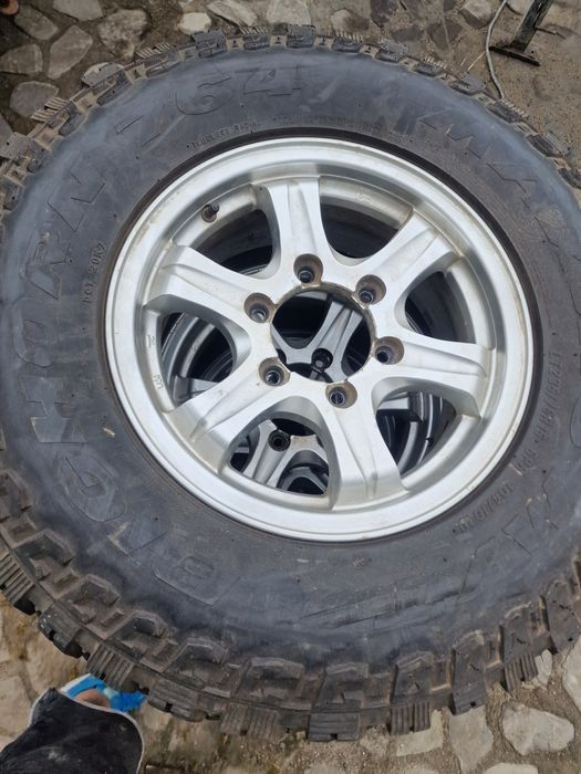 Roti toyota off road