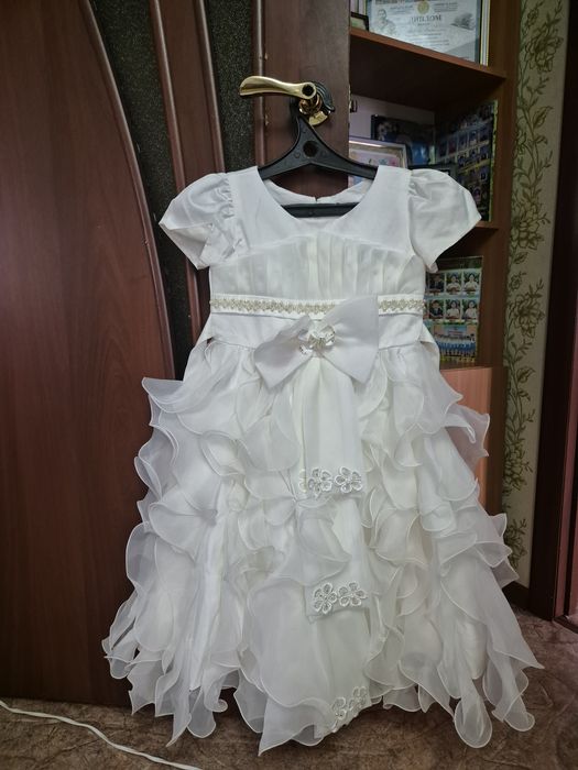 Продам платье для девочки