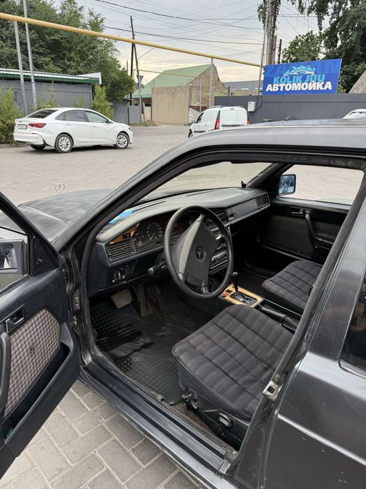 Mercedes Benz 190
