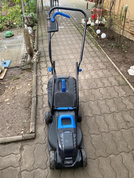 Masina de tuns gazon cu acumulator