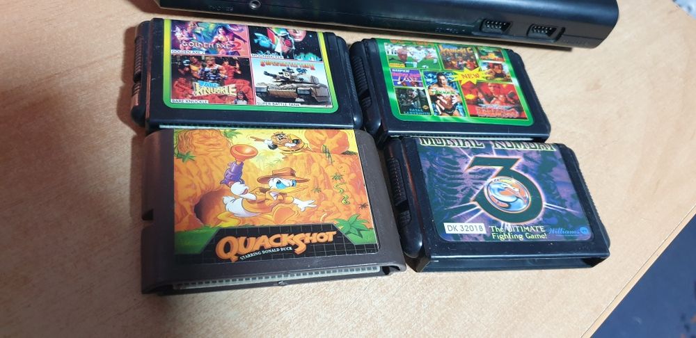 Продам Sega Mega Drive 1 модели, полноплатный клон.
