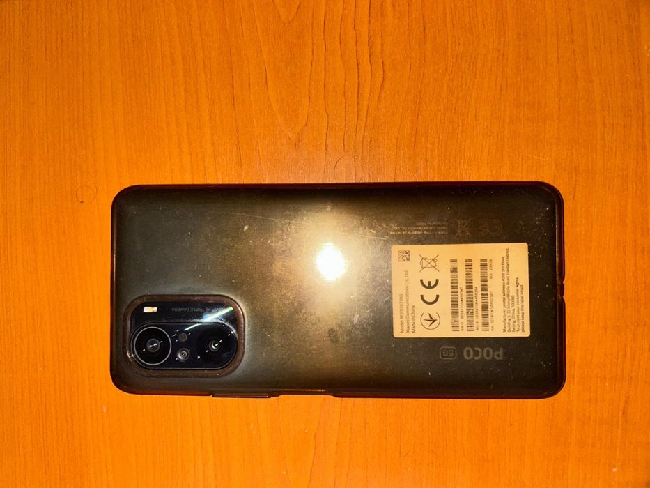 Vand telefon Poco F3