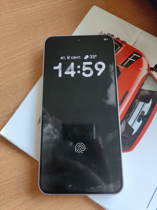 Samsung s25 (12/128)