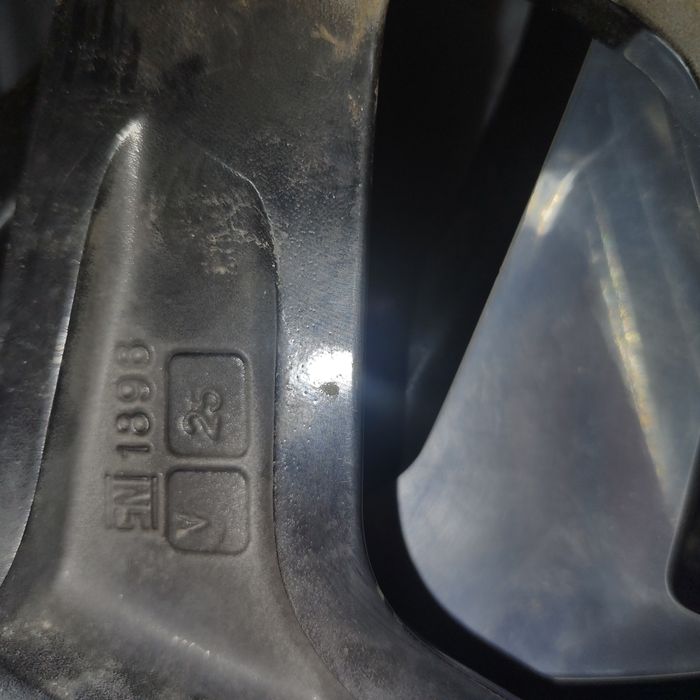 Продаю срочно  Автомобильные диски на 17