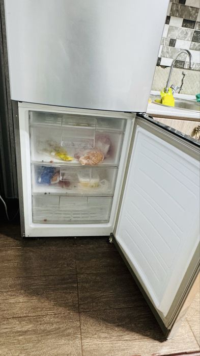 Продам холодильник LG