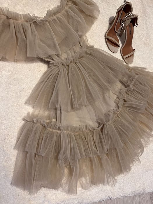 Дамска стилна рокля с голи рамене