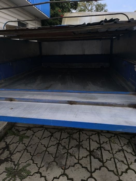 Продам автомобильный прицеп усиленный.