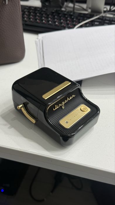 Принтер Niimbot B21 для этикеток