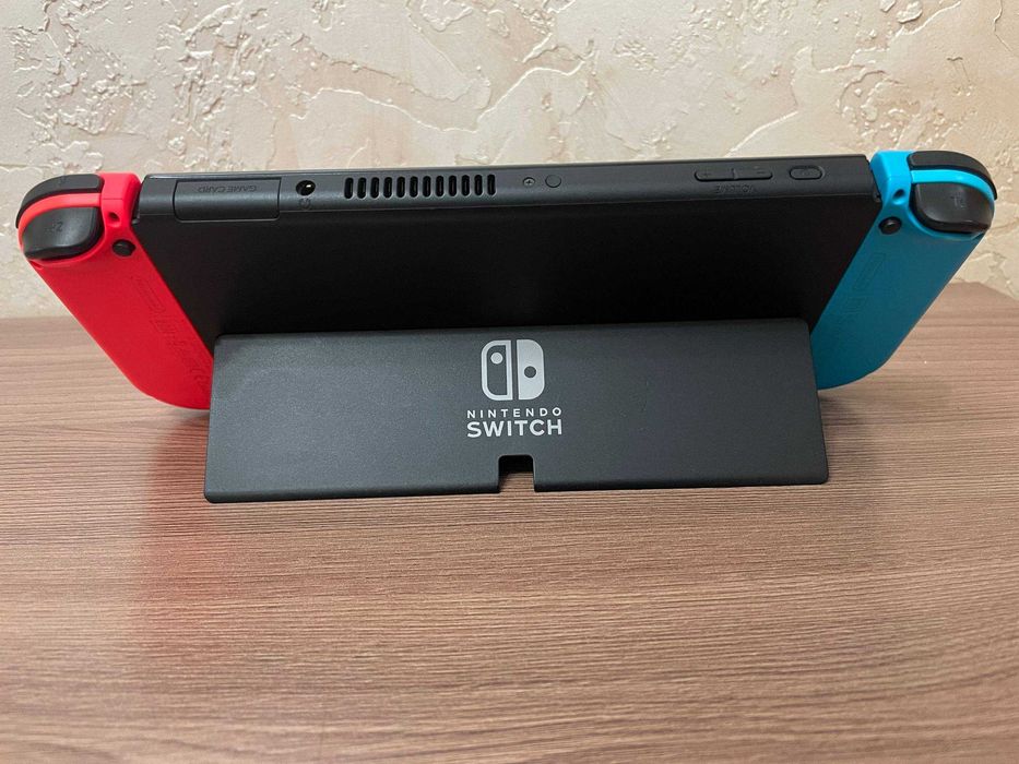 Игровая консоль Nintendo Switch OLED красный-синий