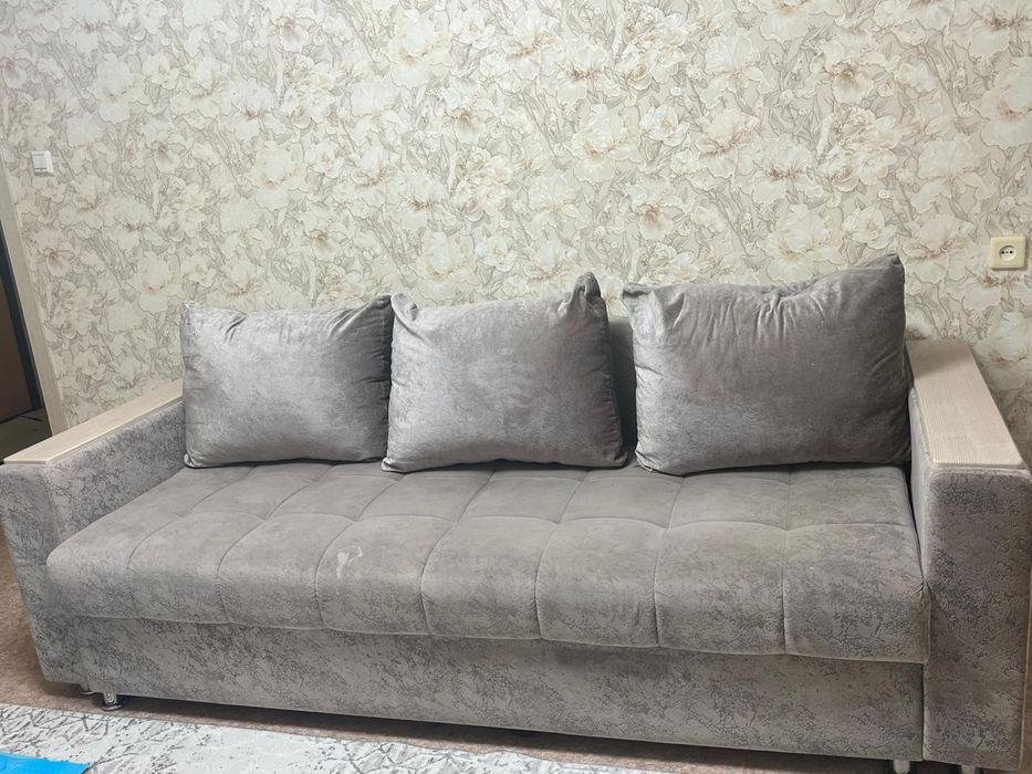 Диван в хорошем состоянии